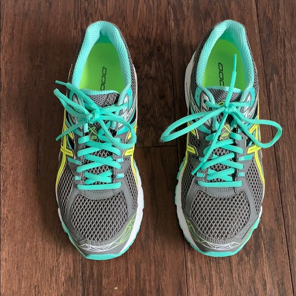 ASIC women’s shoes - Picture 2 of 4